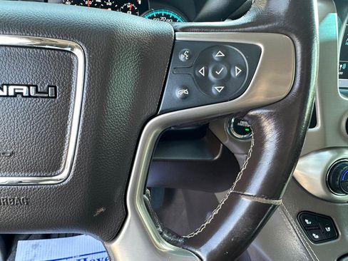 Used 2019 GMC Yukon XL Denali w/ Denali Ultimate Package image 16