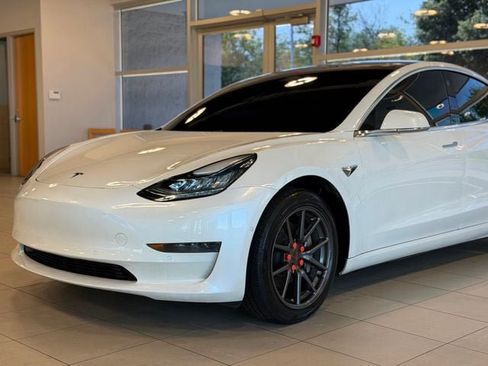 Used 2020 Tesla Model 3 Standard Range Plus RWD image 3