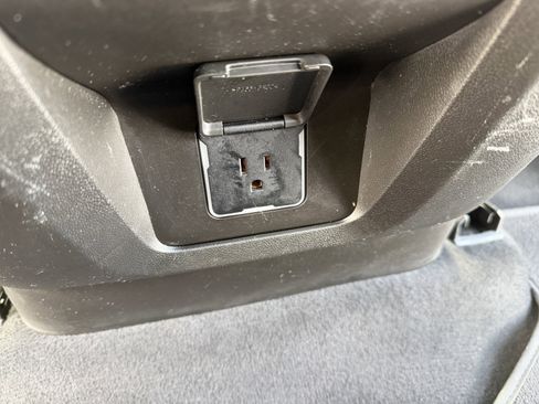 Used 2021 GMC Yukon AT4 w/ Technology Package image 26