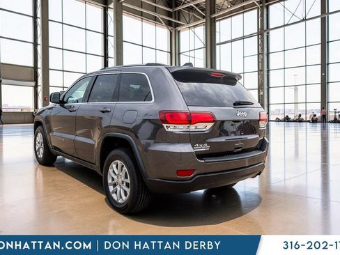 Used 2021 Jeep Grand Cherokee Laredo AWD/4WD image 27