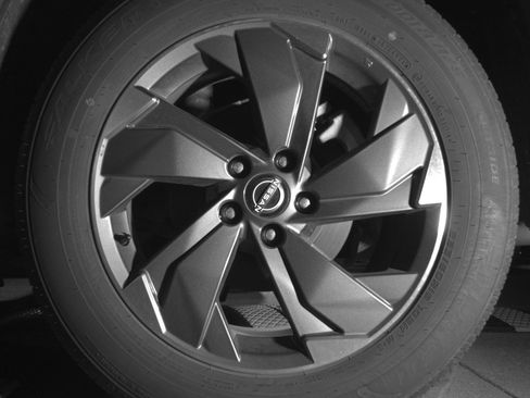 Used 2025 Nissan Rogue SV image 14