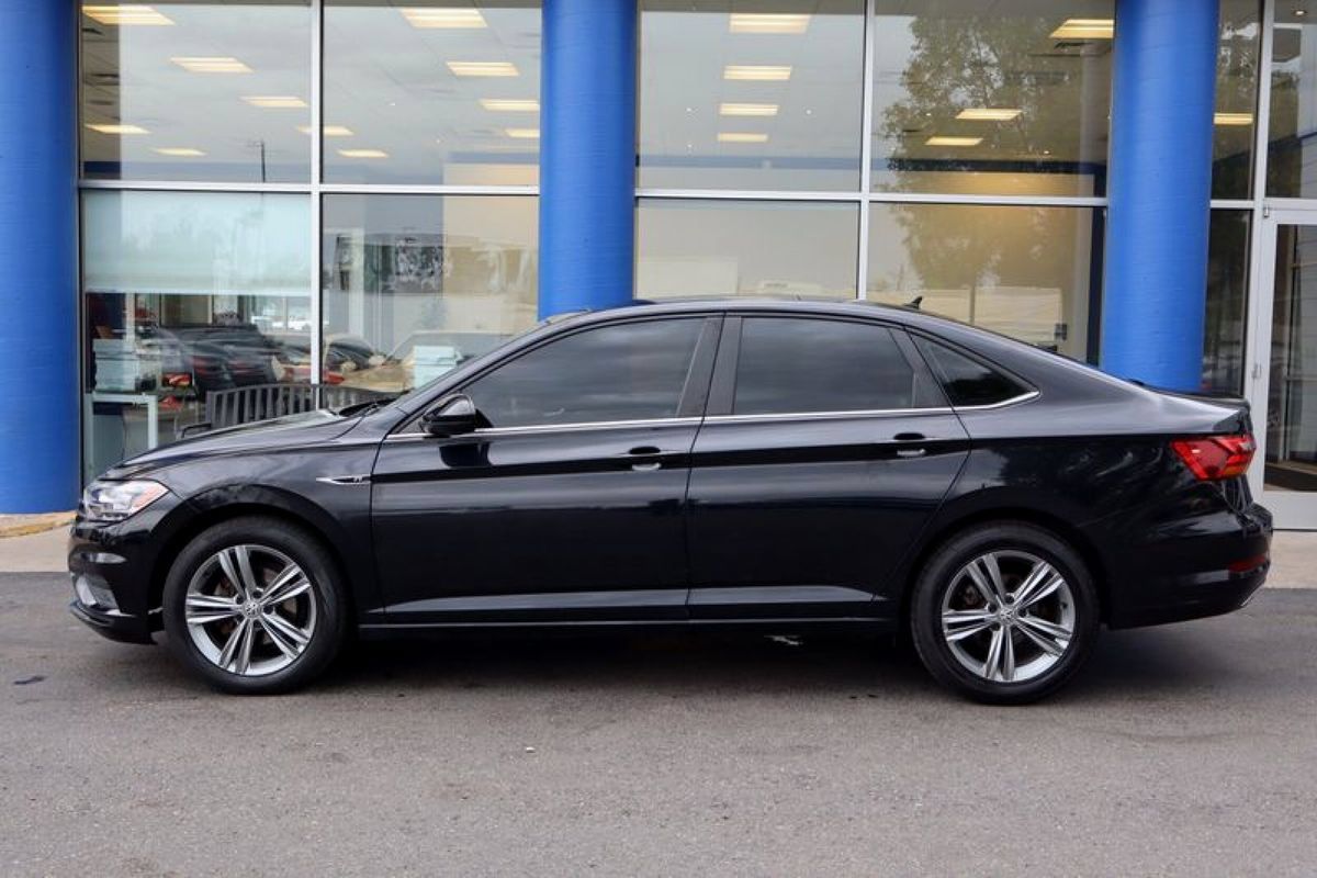 Used 2019 Volkswagen Jetta R-Line FWD image 2