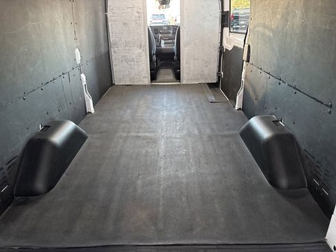 Used 2024 Ford Transit 250 148 Medium Roof w/ Load Area Protection Package image 7