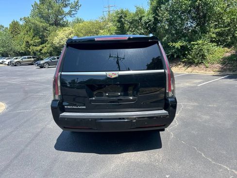 Used 2015 Cadillac Escalade ESV Premium AWD/4WD image 4