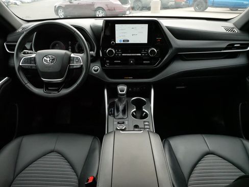 Used 2025 Toyota Highlander XSE AWD/4WD image 10