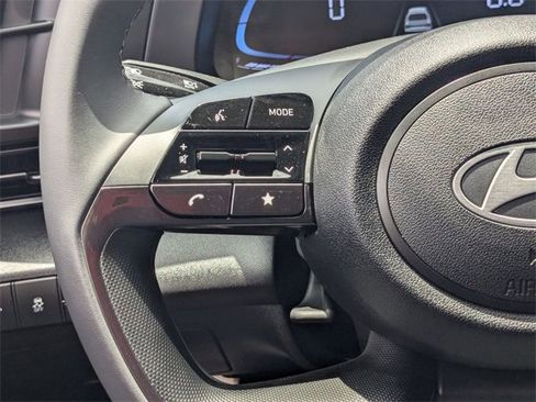 Used 2025 Hyundai Elantra Sport image 15