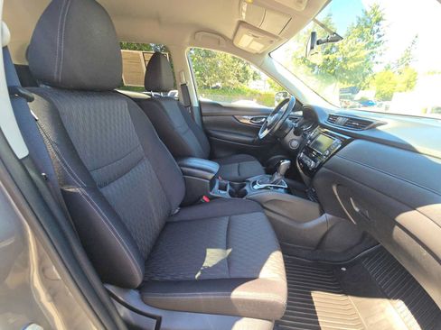 Used 2018 Nissan Rogue SV AWD/4WD image 11