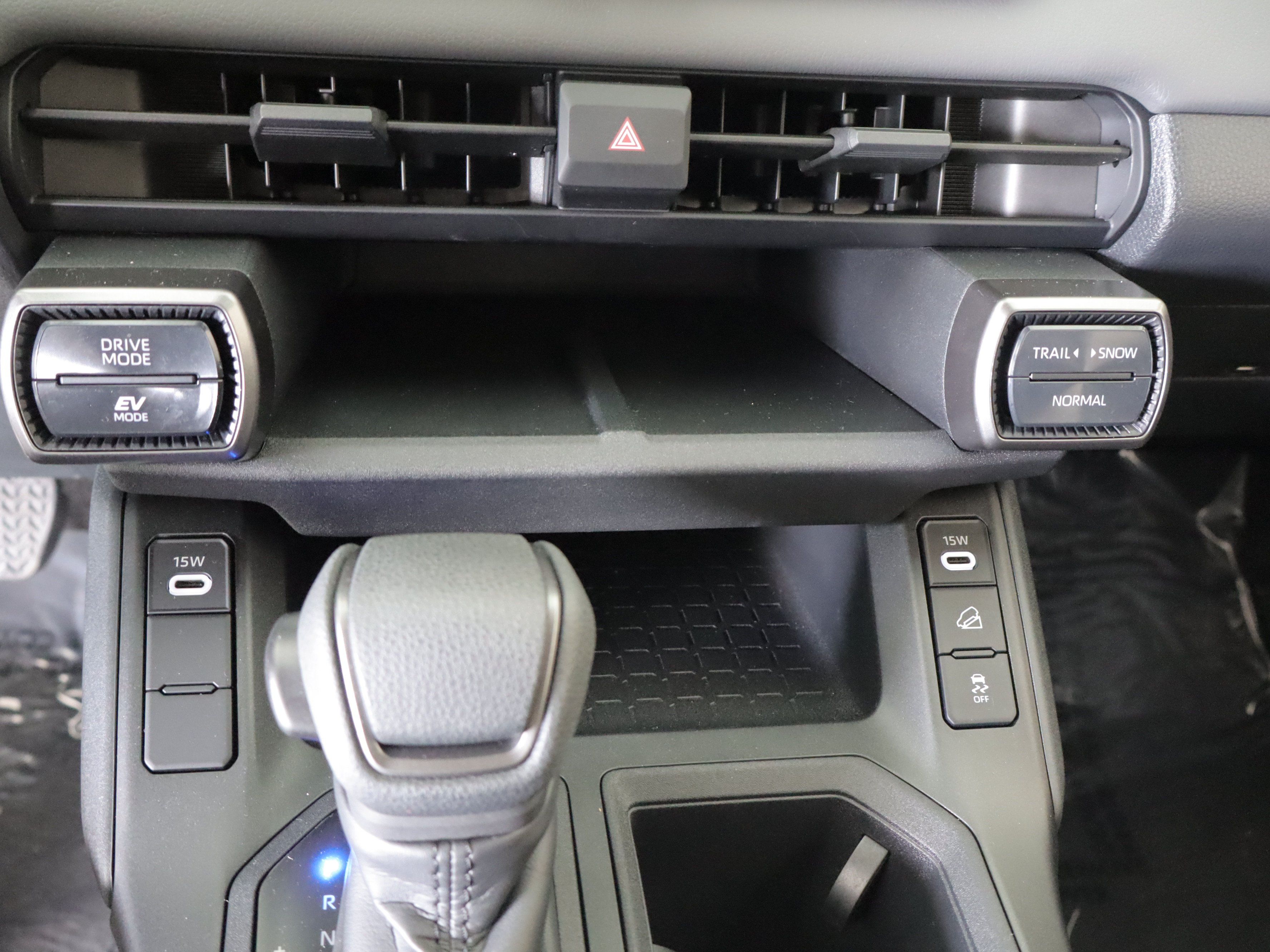 Used 2026 Toyota RAV4 LE AWD/4WD image 16