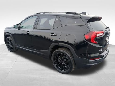 Used 2022 GMC Terrain SLT w/ Tech Package image 3