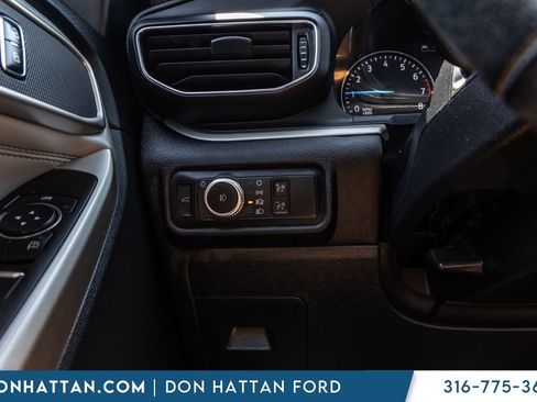 Used 2021 Ford Explorer XLT w/ Equipment Group 202A AWD/4WD image 13
