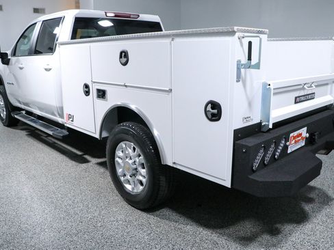 Used 2023 Chevrolet Silverado 2500 LT w/ Convenience Package AWD/4WD image 9
