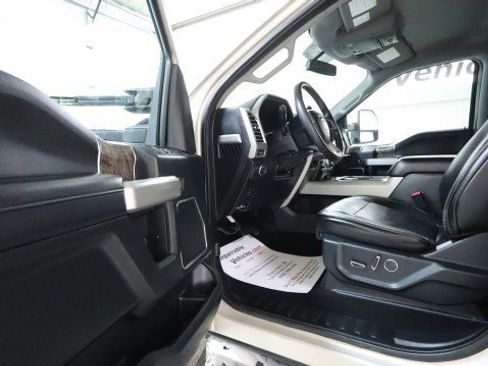Used 2017 Ford F250 Lariat w/ Chrome Package AWD/4WD image 9