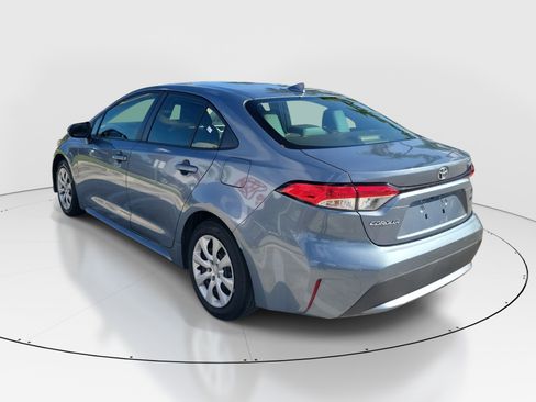 Used 2022 Toyota Corolla LE FWD image 5