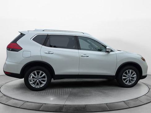 Used 2017 Nissan Rogue SV w/ SV Premium Package AWD/4WD image 6