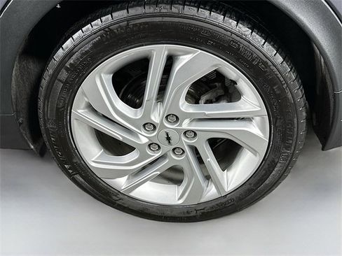 Used 2023 Chevrolet Bolt LT image 29