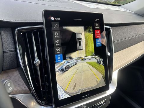 New 2026 Volvo XC90 B5 Plus image 21