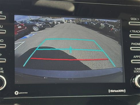 Used 2022 Toyota Camry SE image 18