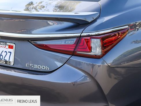 Used 2019 Lexus ES 300h w/ Premium Package FWD image 7