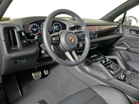 New 2026 Porsche Cayenne GTS AWD/4WD image 4