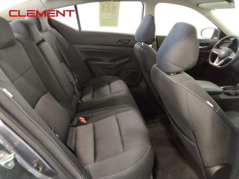 Used 2025 Nissan Altima 2.5 SV image 36