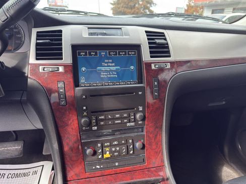 Used 2008 Cadillac Escalade AWD image 11
