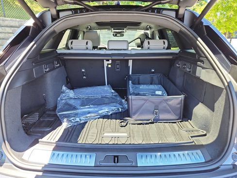 New 2026 Land Rover Range Rover Velar S AWD/4WD image 13