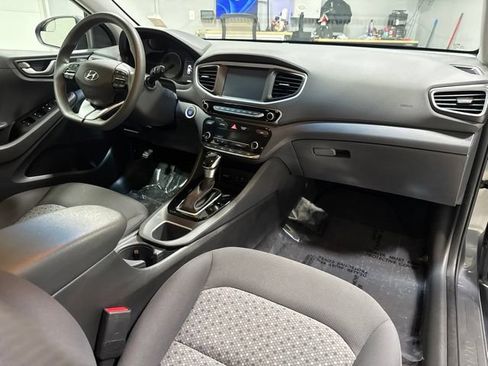 Used 2018 Hyundai Ioniq Blue FWD image 30