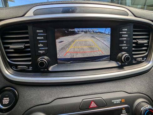 Used 2020 Kia Sorento S image 29