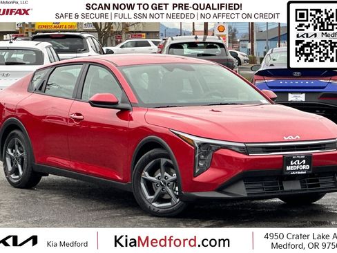 New 2025 Kia K4 LXS image 1