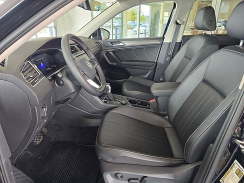 Used 2024 Volkswagen Tiguan SE w/ MDO Package, Two-Row AWD/4WD image 18