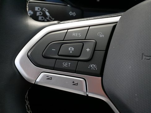 Certified 2023 Volkswagen Taos SE w/ Panoramic Sunroof Package image 26