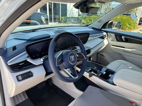 Used 2026 Buick Enclave Avenir w/ Super Cruise Package image 2