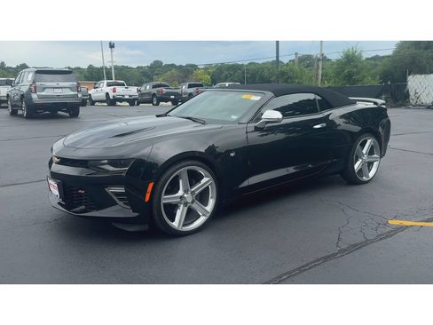 Used 2017 Chevrolet Camaro SS RWD image 4