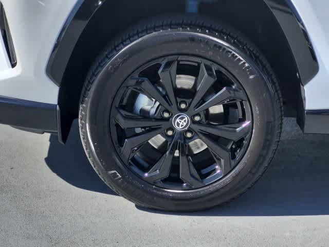 Used 2023 Toyota RAV4 XSE AWD/4WD image 13