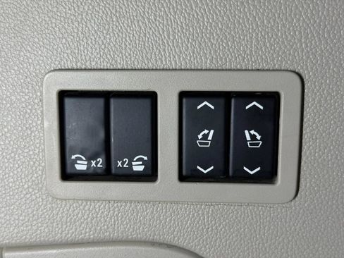 Used 2015 Cadillac Escalade Premium AWD/4WD image 14
