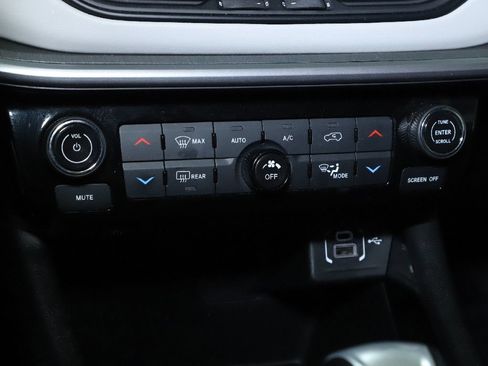 Used 2025 Jeep Compass Limited AWD/4WD image 26
