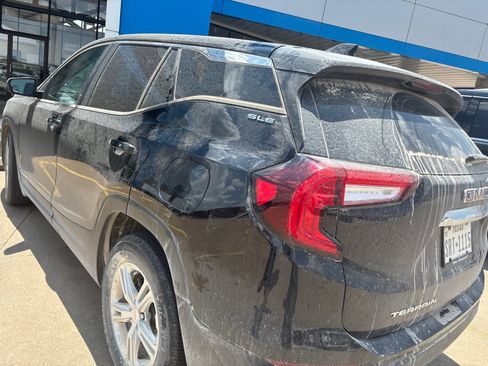 Used 2022 GMC Terrain SLE FWD image 4