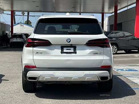 Used 2024 BMW X5 xDrive40i w/ Premium Package AWD/4WD image 5