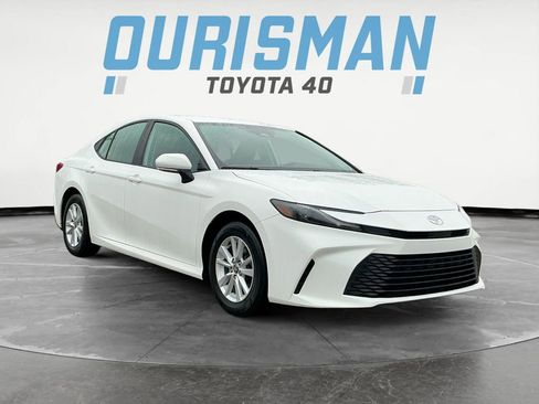 Certified 2025 Toyota Camry LE image 1