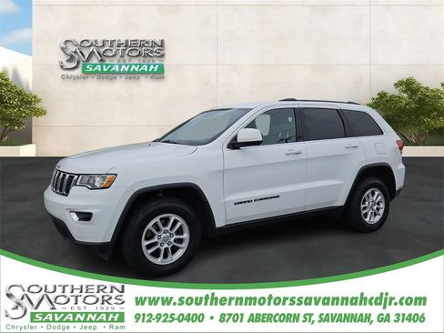 Used 2019 Jeep Grand Cherokee Laredo image 1