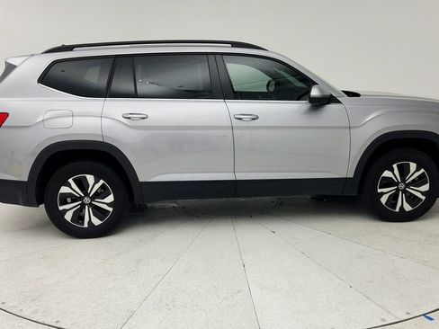 Used 2024 Volkswagen Atlas SE FWD image 9