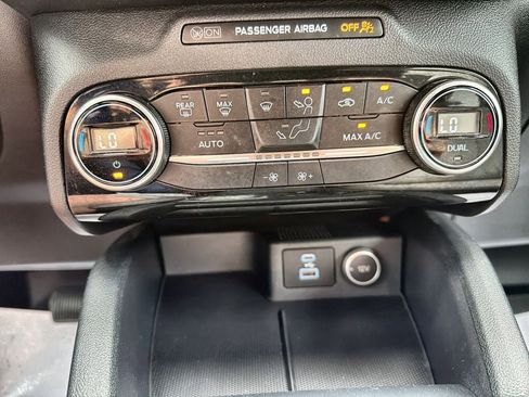 Used 2021 Ford Escape SE w/ SE Sport Appearance Package AWD/4WD image 26