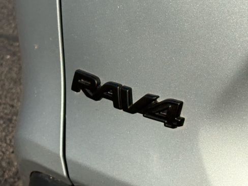 Used 2024 Toyota RAV4 XLE w/ Convenience Package FWD image 9