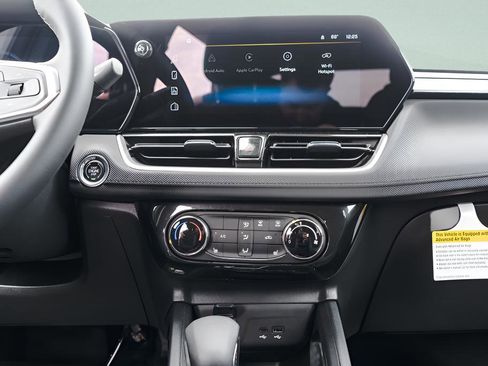 New 2026 Chevrolet TrailBlazer LT w/ LT Cold Weather Package FWD image 12