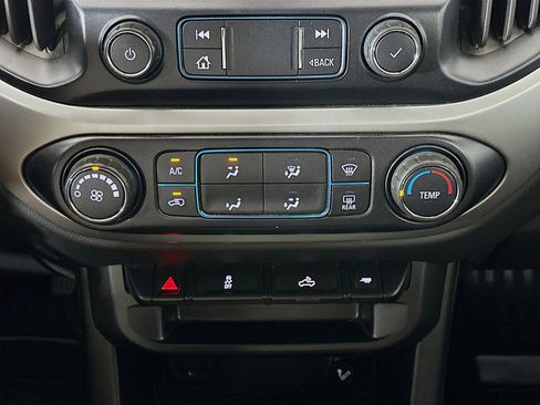 Used 2020 Chevrolet Colorado LT w/ LT Convenience Package image 22