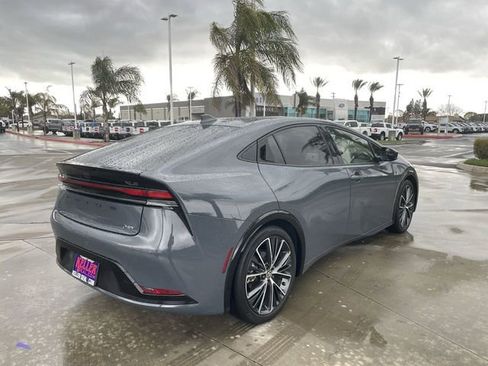 Used 2023 Toyota Prius XLE image 8