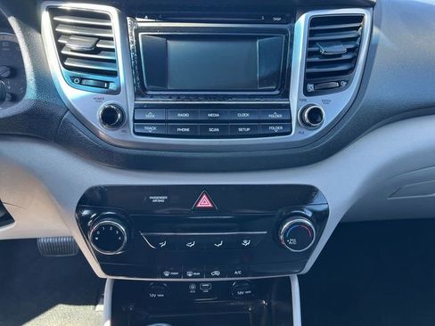 Used 2018 Hyundai Tucson SE image 21