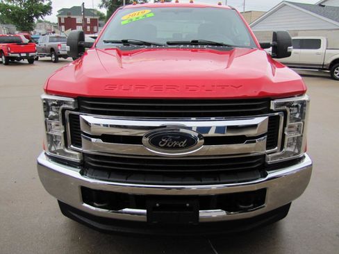 Used 2019 Ford F250 XLT AWD/4WD image 3