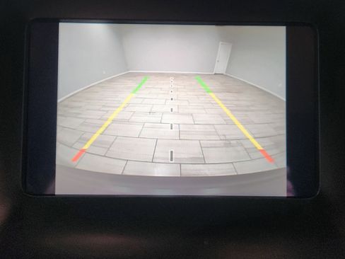 Used 2019 Jeep Cherokee Latitude Plus w/ Comfort/Convenience Group image 20