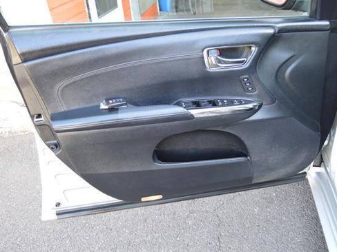 Used 2014 Toyota Avalon Limited FWD image 31